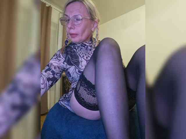 ShiningMILF webcam