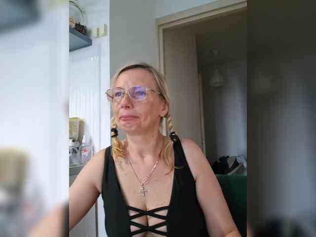 ShiningMILF webcam