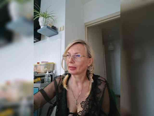 ShiningMILF webcam