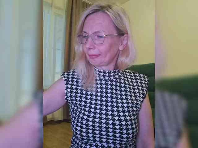 ShiningMILF webcam