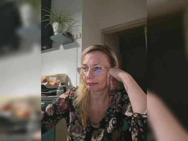 ShiningMILF webcam