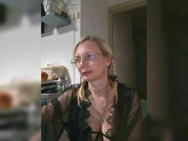 ShiningMILF webcam