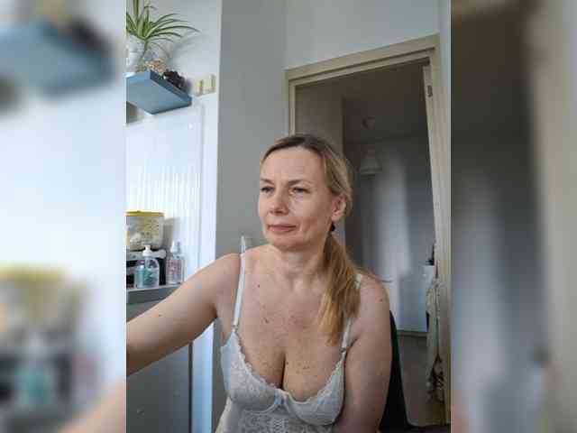 ShiningMILF Sex Cam Show
