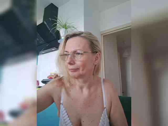 ShiningMILF webcam