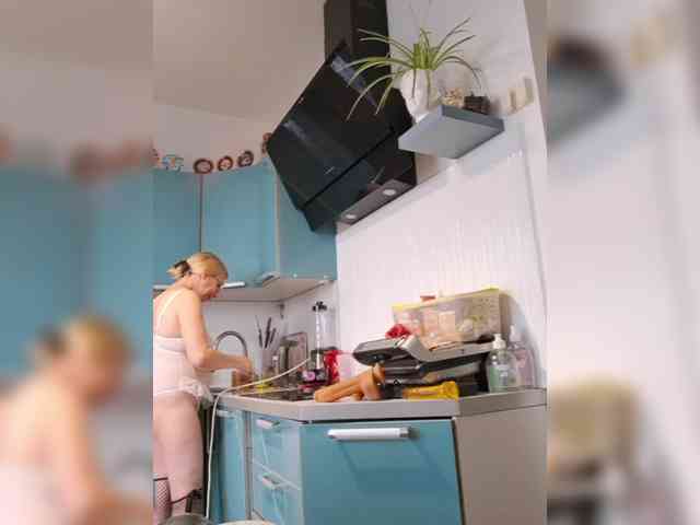 ShiningMILF webcam