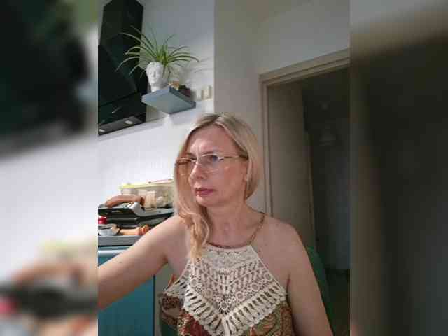 ShiningMILF webcam