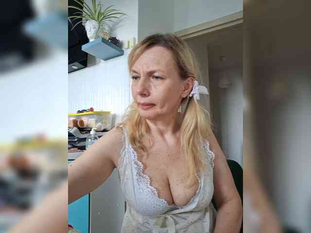 ShiningMILF webcam