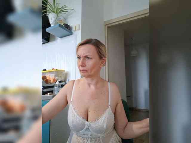 ShiningMILF webcam