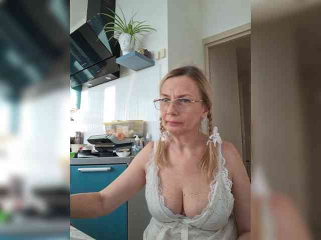 ShiningMILF webcam