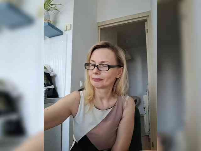 ShiningMILF webcam