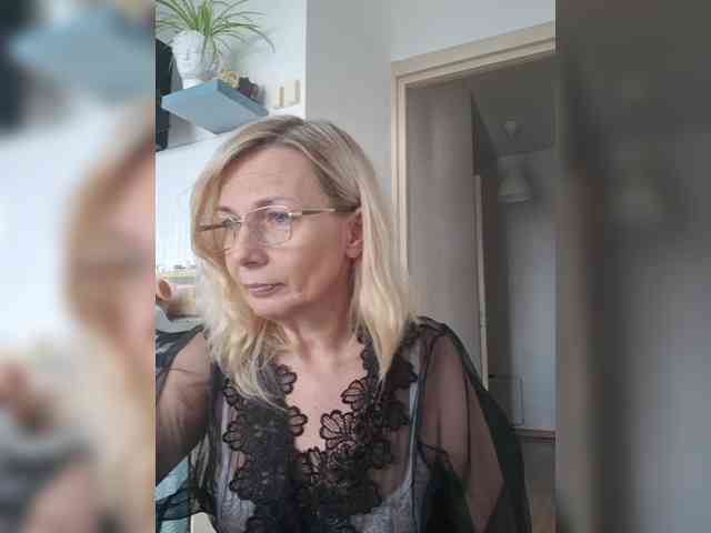 ShiningMILF webcam