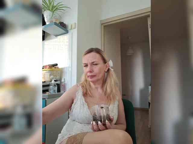 ShiningMILF Sex Cam Show
