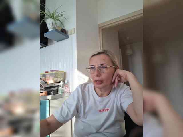 ShiningMILF webcam