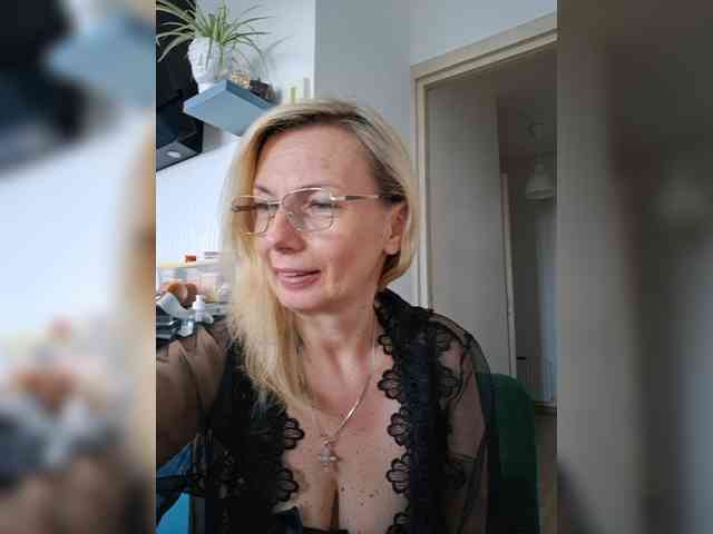 ShiningMILF webcam
