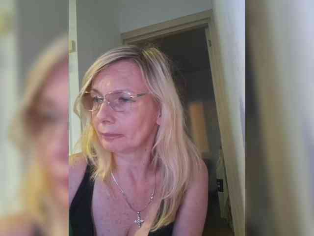 ShiningMILF webcam