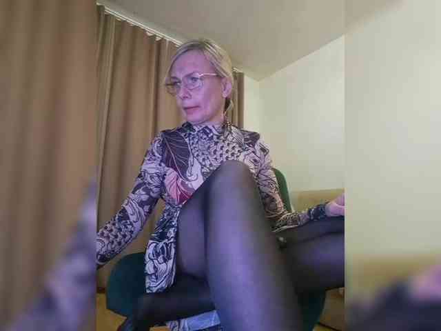 ShiningMILF webcam