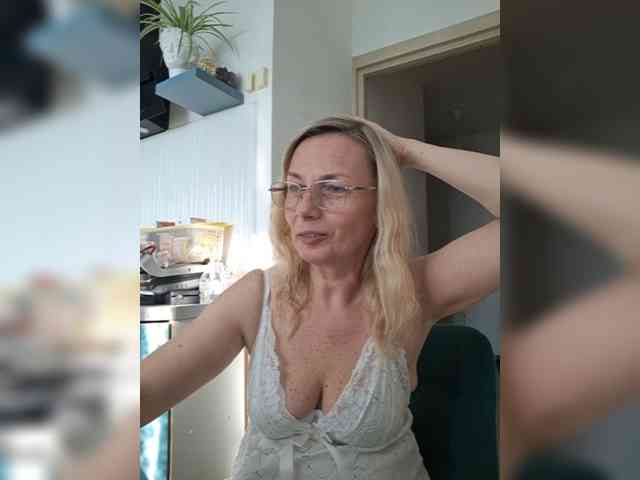 ShiningMILF webcam