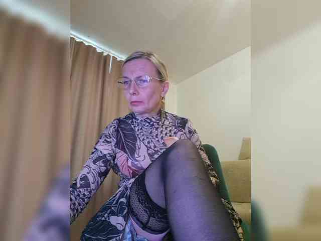 ShiningMILF webcam