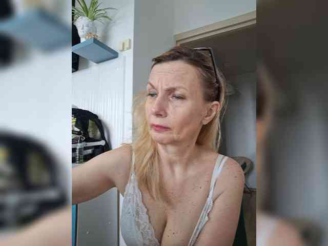 ShiningMILF