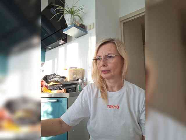 ShiningMILF webcam