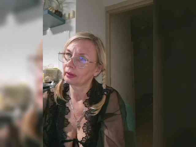 ShiningMILF webcam