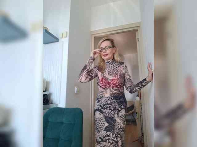 ShiningMILF