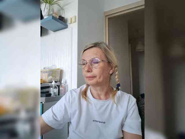 ShiningMILF webcam