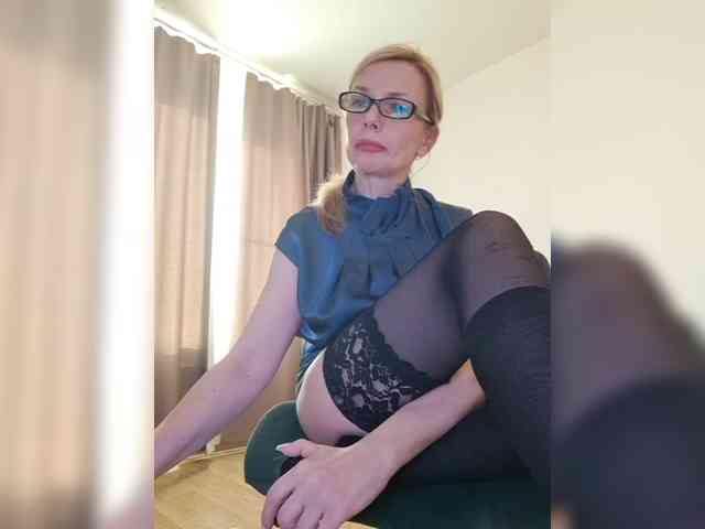 ShiningMILF webcam