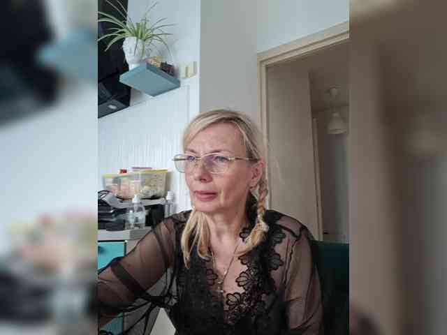 ShiningMILF webcam