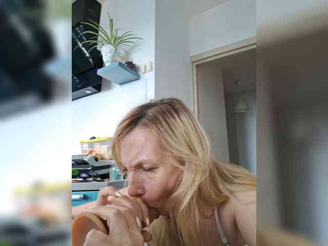 ShiningMILF Sex Cam Show