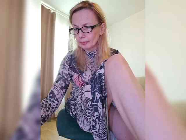 ShiningMILF webcam