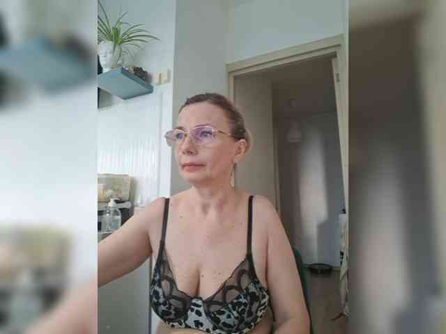 ShiningMILF webcam