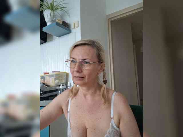 ShiningMILF webcam