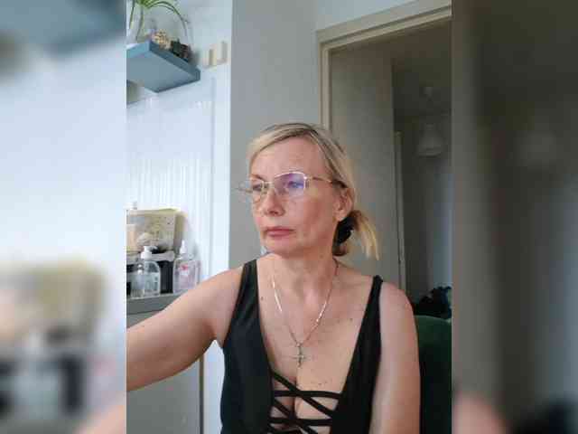 ShiningMILF webcam