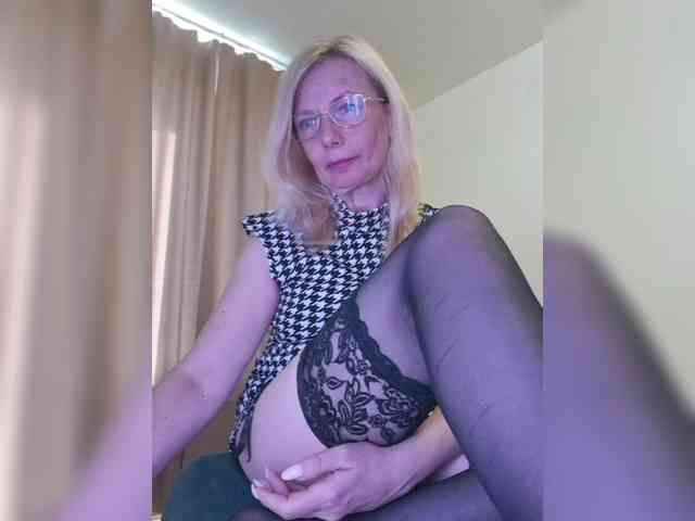 ShiningMILF webcam