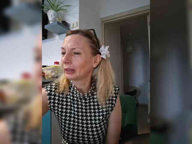 ShiningMILF webcam