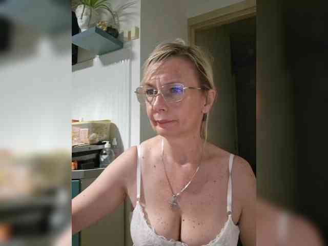 ShiningMILF webcam