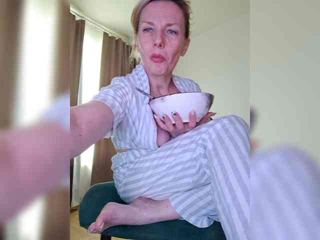 ShiningMILF webcam