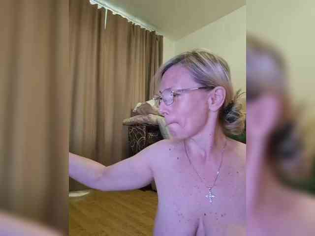 ShiningMILF webcam