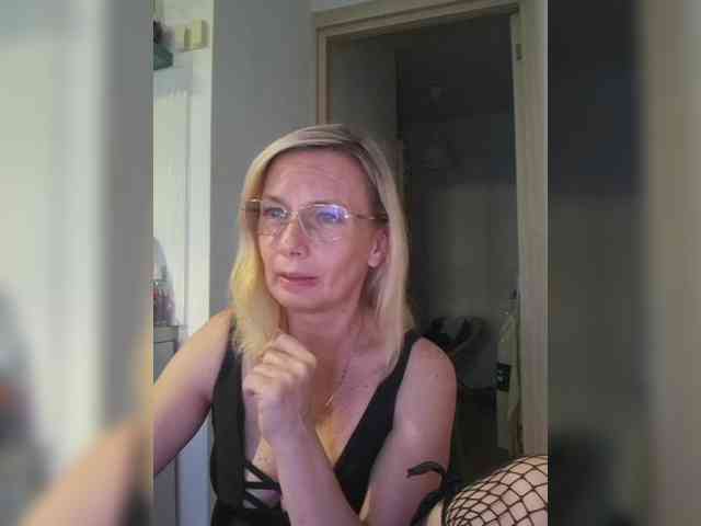 ShiningMILF webcam