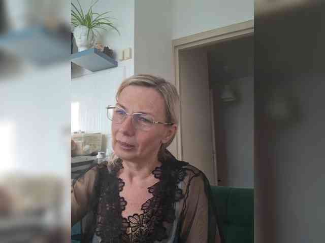ShiningMILF webcam