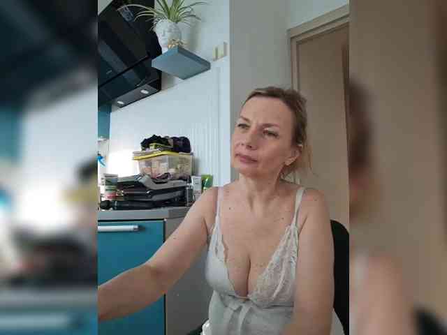 ShiningMILF webcam