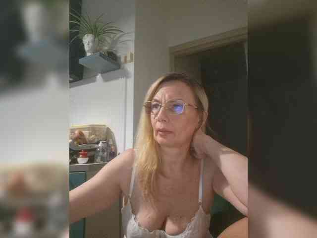 ShiningMILF Sex Cam Show