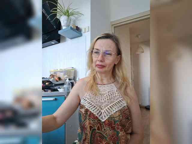 ShiningMILF webcam