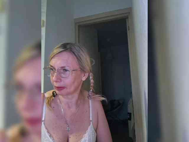ShiningMILF webcam