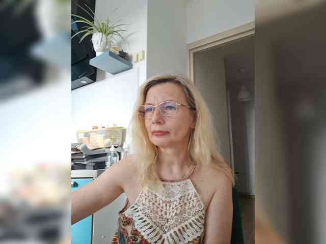 ShiningMILF webcam