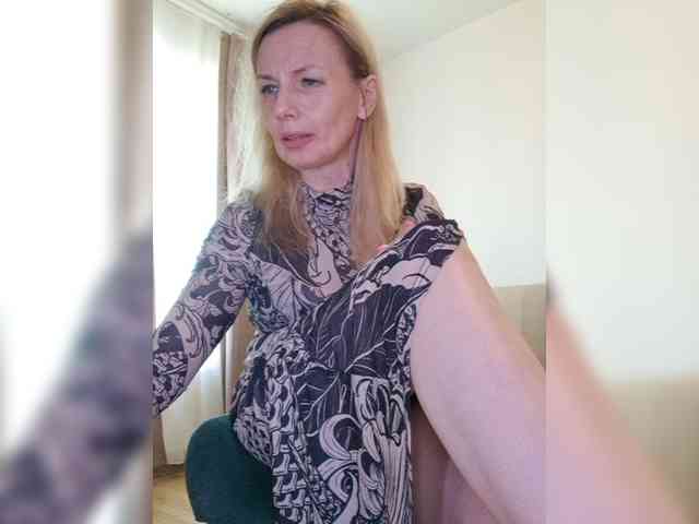 ShiningMILF webcam
