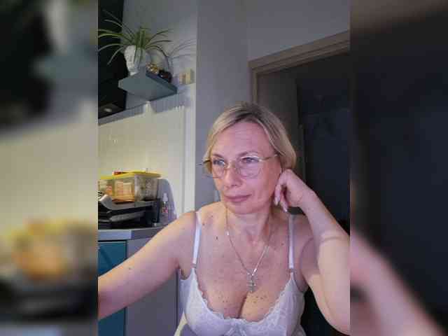 ShiningMILF webcam