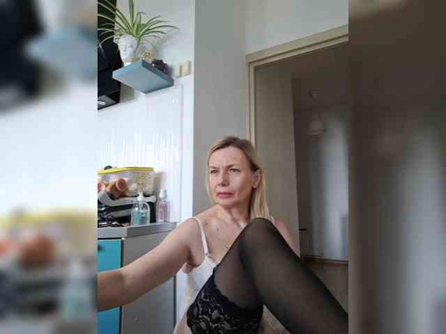 ShiningMILF webcam