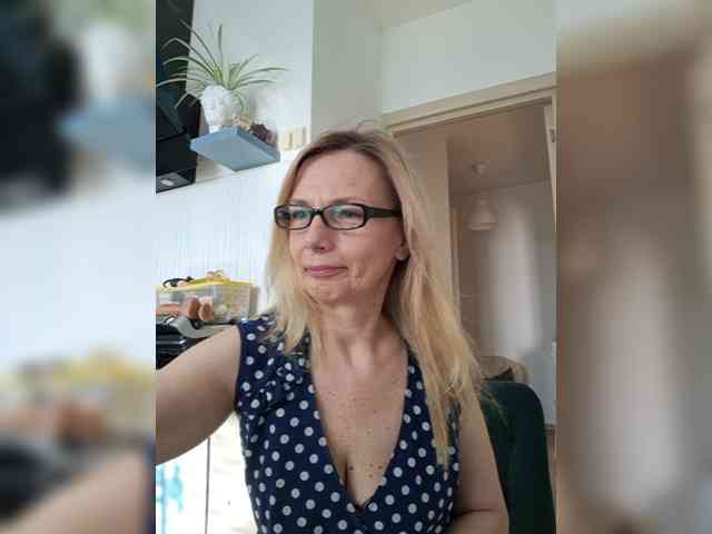 ShiningMILF webcam